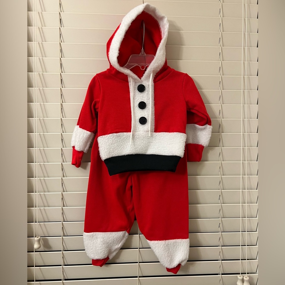 Santa Christmas Holiday Two-Piece Hooded Top & Bottom Baby Size 6-Months Set